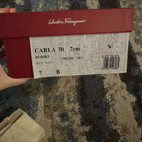 Ferragamo Carla Vara 70mm pump in charcoal 7 37 - Picture 2 of 6